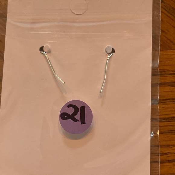 21.   “ Owl” earrings. - Picture 2 of 3